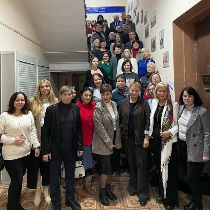 Дружня команда організаційних психологів і психологів праці України